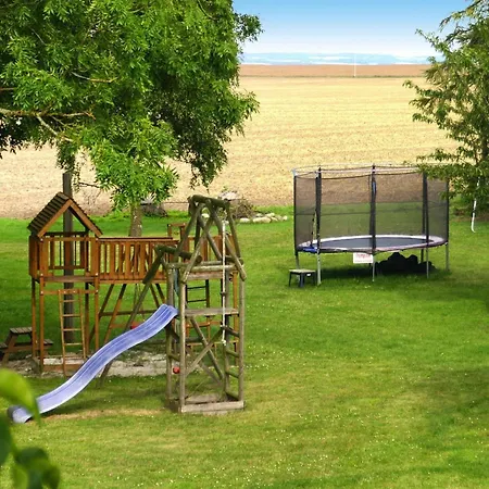 Reihenhaeuser Im Hafendorf Auf Ruegen Holiday home Vieregge