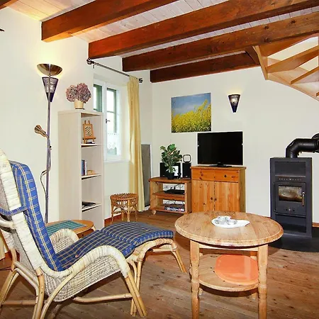 Reihenhaeuser Im Hafendorf Auf Ruegen 別荘